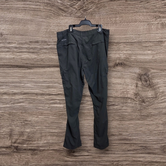 Columbia Womans Gray Cargo Pants with Relaxed Fit Size 12 - Picture 2 of 6